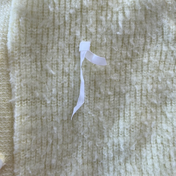 Adorable vintage yellow knit sweater with matching booties - Picture 4 of 6